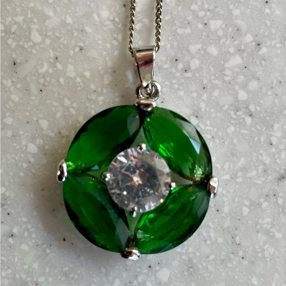 Pretty Green Stone Pendant.